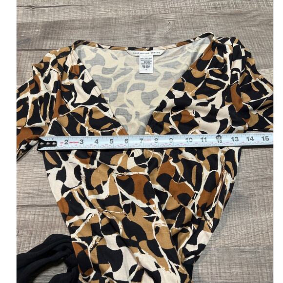 Diane von Furstenberg DVF Silk Wrap Dress Designer Art Neutral Size 0 Ribbon Tie - Picture 5 of 5